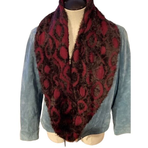 Red and black Scarf - Picture 1 of 4